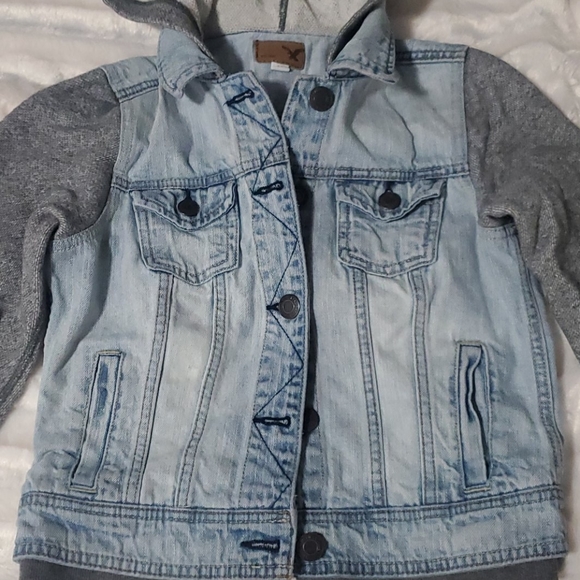 American Eagle Jean jacket with hoodie - Picture 3 of 5